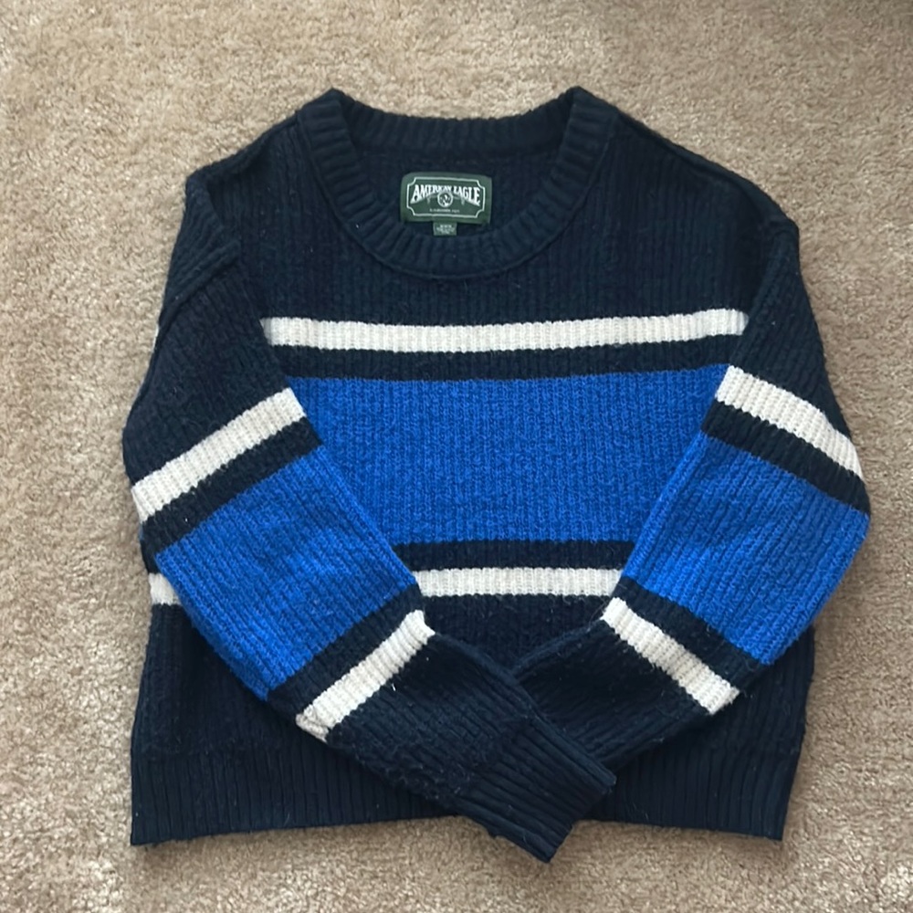 AE striped snowdrift sweater size medium